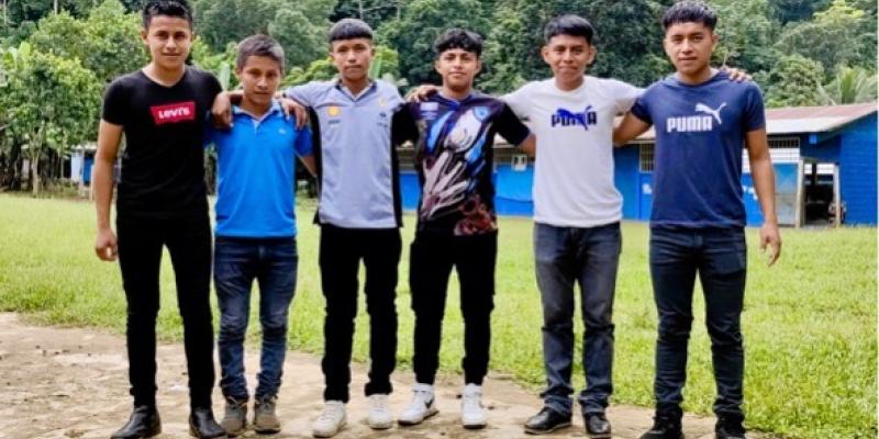 Una iniciativa del Ministerio de Desarrollo Social (MIDES) que brinda apoyo económico a adolescentes y jóvenes de 11 a 24 años en situación de pobreza o pobreza extrema, tanto en áreas urbanas como rurales.