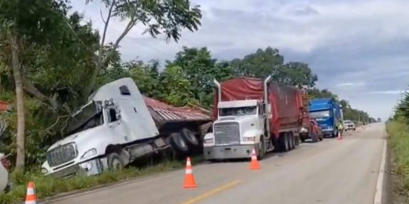 PROVIAL atiende hecho de tránsito en la ruta CA-13, Santa Ana, Petén