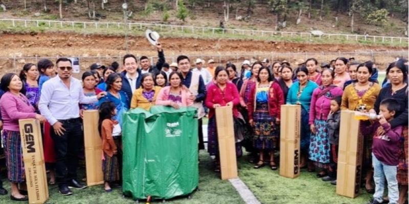 El Ministerio de Desarrollo Social (Mides) a través de su Unidad Ejecutora, el Fondo de Desarrollo Social (Fodes), sigue distribuyendo insumos en todo el país, respondiendo a las solicitudes entregadas en la Ventanilla Única, donde Consejos Comunitarios de Desarrollo (Cocode) y Municipalidades, priorizan sus necesidades.