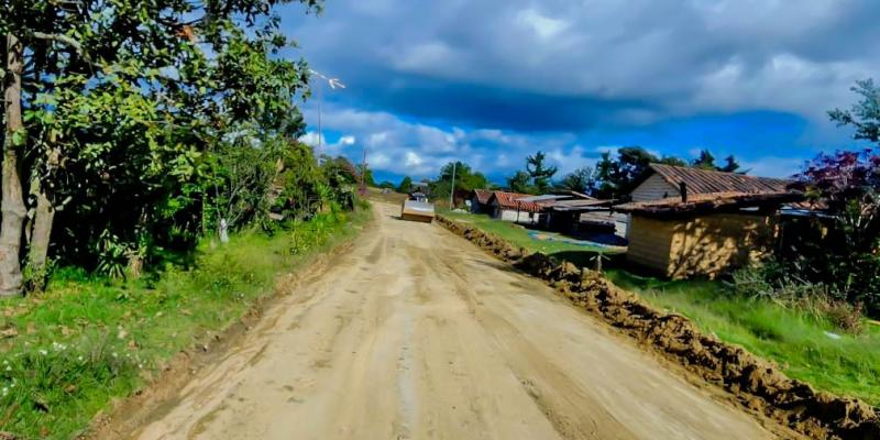 Caminos trabaja por rutas seguras y transitables en Aguacatán 