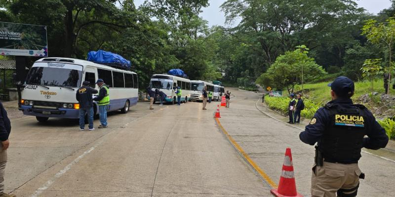 DGT refuerza el control del transporte extraurbano y turístico, reforzando la seguridad y el orden en las rutas