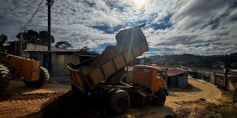 Un mejor camino para 9 mil vecinos en San Juan Sacatepéquez 