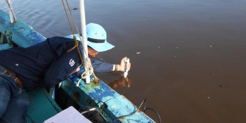 Insivumeh realiza monitoreo de recursos hídricos en Sipacate, Escuintla