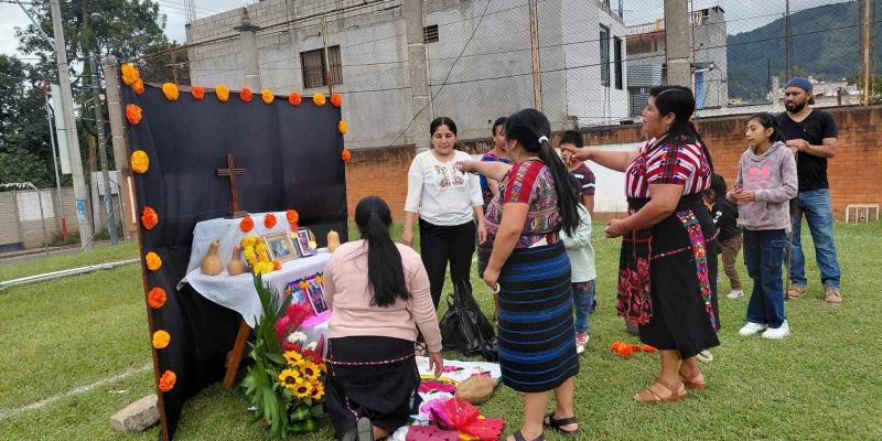 “Altares Luz y Memoria”