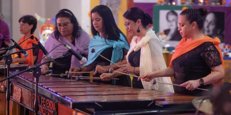 Marimba Femenina de Concierto  en la Embajada de México