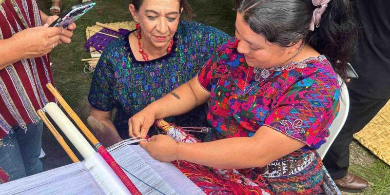 Casa de Desarrollo Cultural de Salamá concluye con éxito el taller de Tejeduría “Hilando Memoria Colectiva del Pueblo Maya Achi”