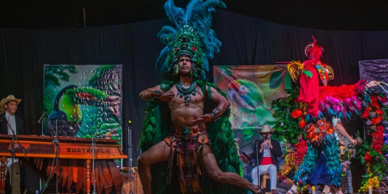 Ballet Moderno y Folklórico cautiva en Petén