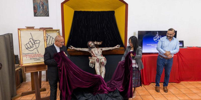 CEREBIEM entrega oficialmente el Cristo Crucificado del Siglo XVII