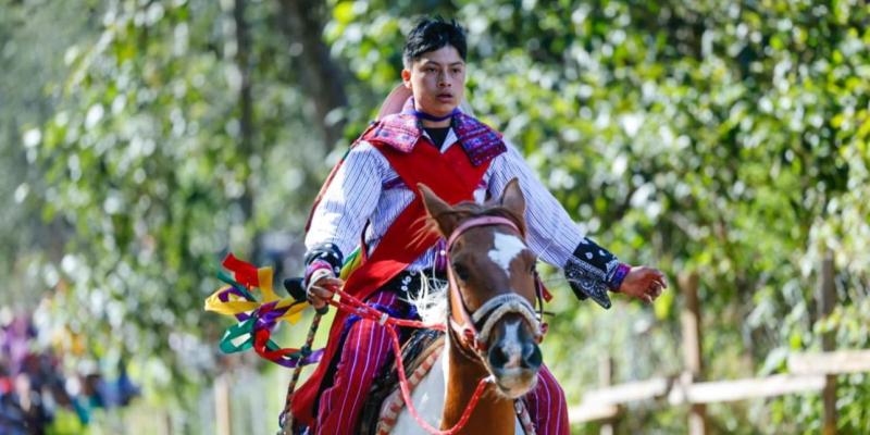 El "Juego de Gallo" es una tradicional carrera que se lleva a cabo en Huehuetenango. 