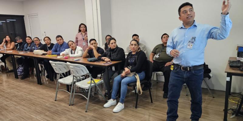 Con el objetivo de incrementar la capacidad técnica del personal, durante esta semana, Supervisores AVSEC y Operadores de Rayos X participan en un proceso de capacitación especializada, enfocado en la correcta operación de los nuevos equipos de inspección para equipaje de mano y equipaje de bodega.   