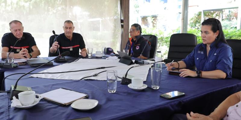 Expertos de Francia conocen fortalecimiento institucional en gestión del fuego