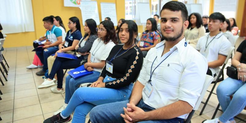 Jóvenes servidores cívicos impulsan el extensionismo rural y apoyan a miles de familias