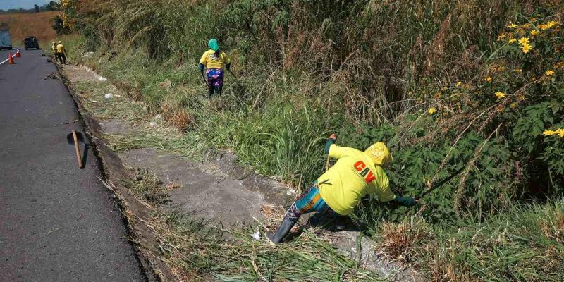 Covial avanza en limpieza y bacheo para fortalecer la transitabilidad en ruta al Pacífico