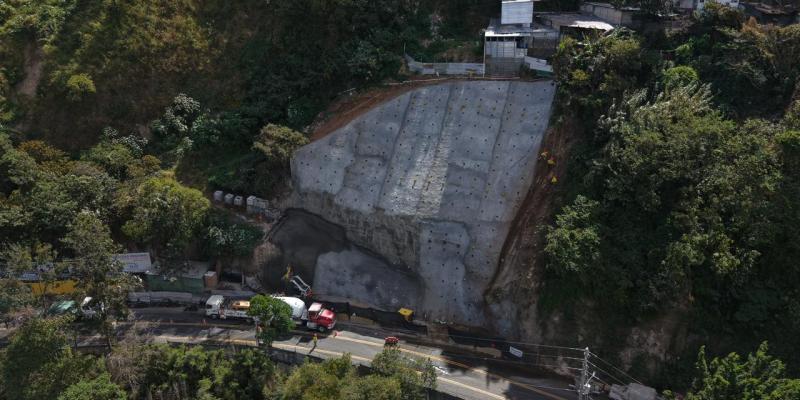 Covial avanza en la protección de la ruta entre zona 13 y Boca del Monte 