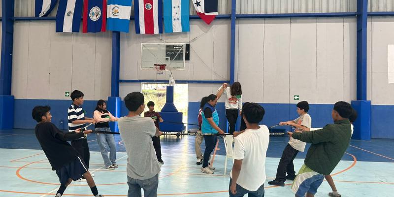 Jornada interinstitucional acerca oportunidades a jóvenes de la zona 7