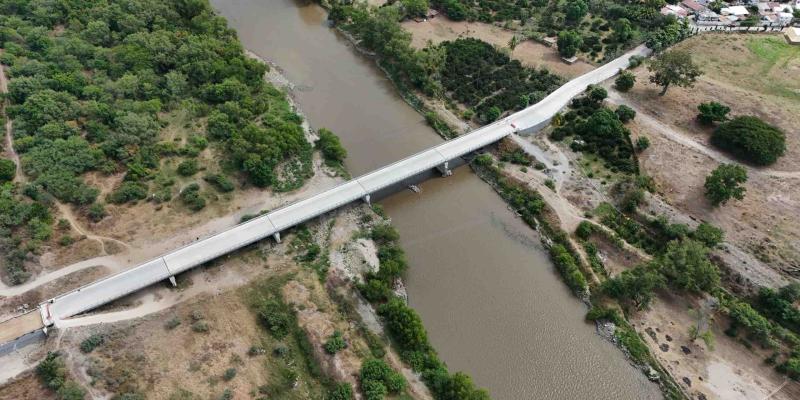 El puente de ingreso a El Jícaro alcanza su etapa final en beneficio de miles de vecinos