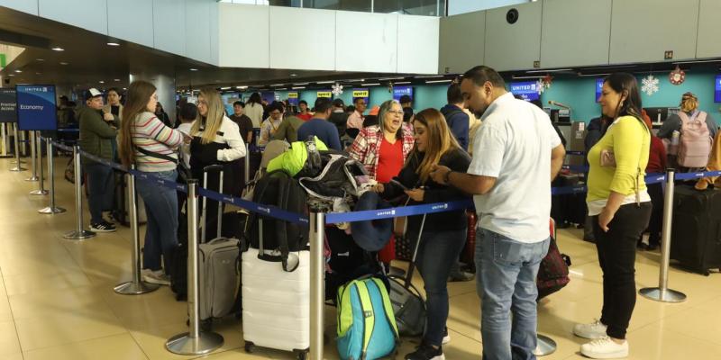 Aeropuerto La Aurora se prepara para recibir 900 pasajeros por hora este 22 de diciembre