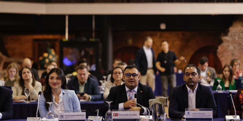 Guatemala busca nuevas rutas e impulsa una agenda para reconectar al país con el mundo