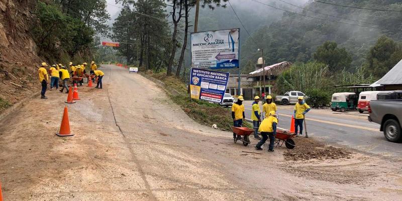 Trabajos de limpieza en ruta a Sipal mejoran seguridad y tránsito en Huehuetenango
