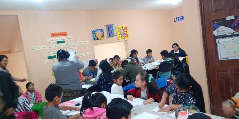 Curso de arte en San Juan Sacatepéquez