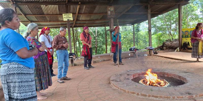 El Estor celebra ceremonia de gratitud por el año 2025