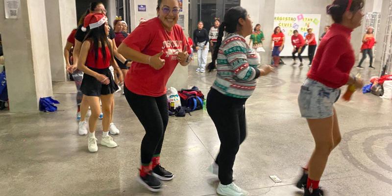 Superclase Navideña de Baile