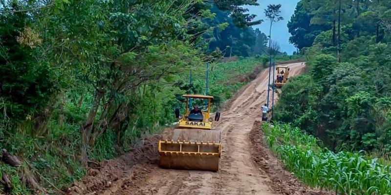 Más de 10 kilómetros rehabilitados mejoran la vida de comunidades en Chisec y San Pedro Carchá