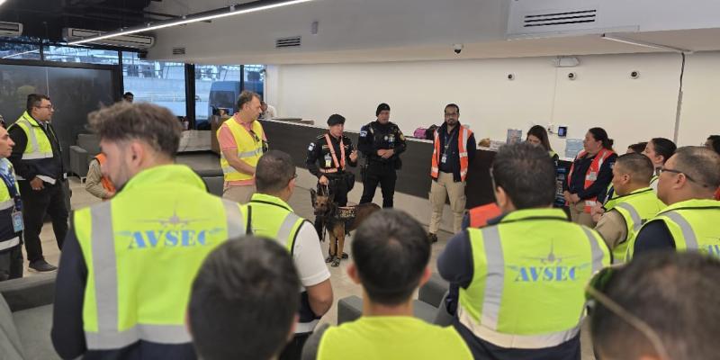 La capacitación estuvo dirigida a personal de la Superintendencia de Administración Tributaria (Aduanas), la Dirección General de Aeronáutica Civil, el Ministerio de la Defensa y el Ministerio de Gobernación