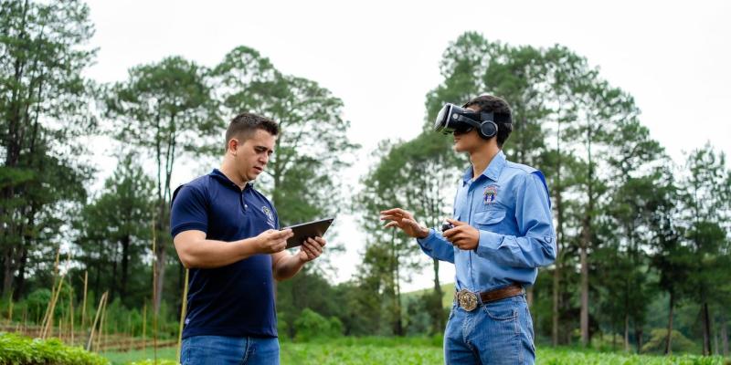 Docente de la EFA destaca internacionalmente por impacto en la formación agrícola