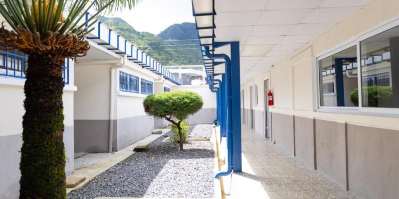 Más espacios renovados fortalecen salud, educación y servicios públicos en 15 departamentos