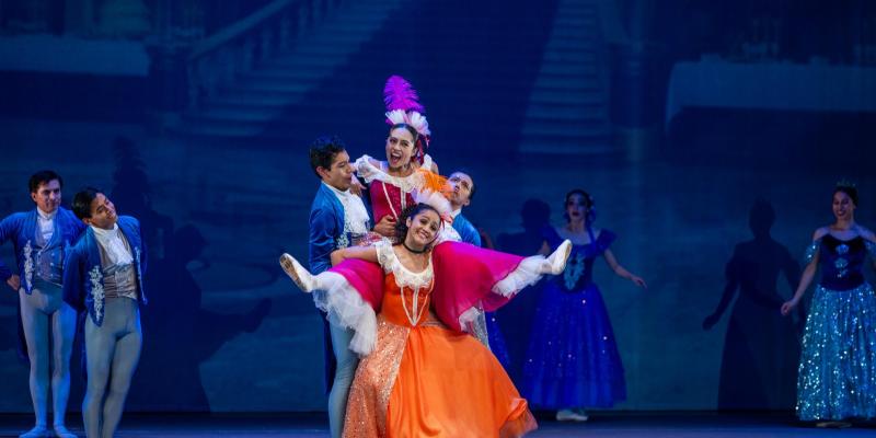 El Ballet Nacional se prepara para una temporada de presentaciones. 