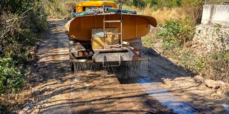 Trabajos de mantenimiento vial en camino rural de Jutiapa fortalecen la conectividad comunitaria
