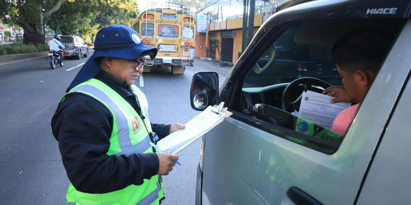 Controles para prevenir la falsificación de documentos en el transporte extraurbano son reforzados por la DGT 