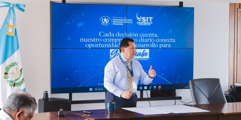 La SIT trabaja en simplificar trámites y acerca servicios eficientes a la población