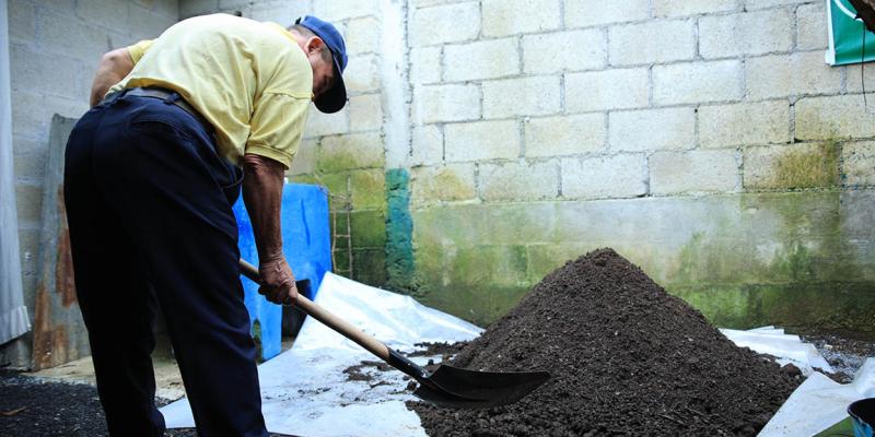 Abono orgánico fortalece la agricultura sostenible y reduce costos