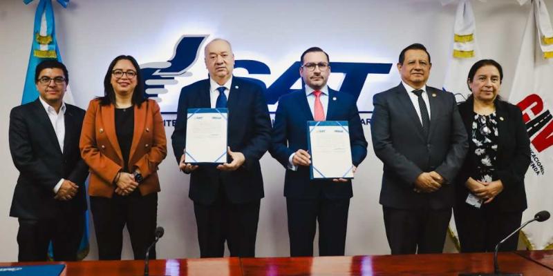 DGAC Y SAT fortalecen la coordinación aeroportuaria y aduanera para mejorar los servicios a la población 