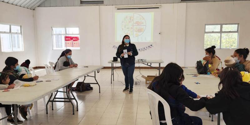 Entre recetas, juegos y esperanza, fortalecen la alimentación de sus hijos