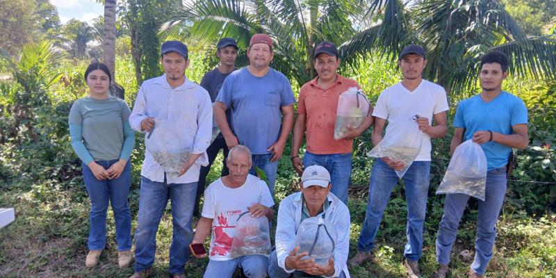 Entregan alevines en Melchor de Mencos