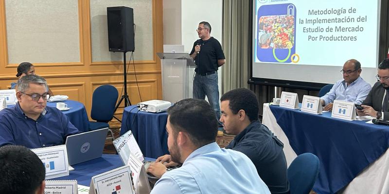 Guatemala lidera formación regional en agricultura orientada al mercado