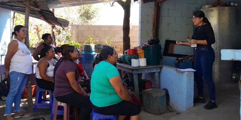 Impulsan el cultivo de plantas nativas y uso de composta orgánica