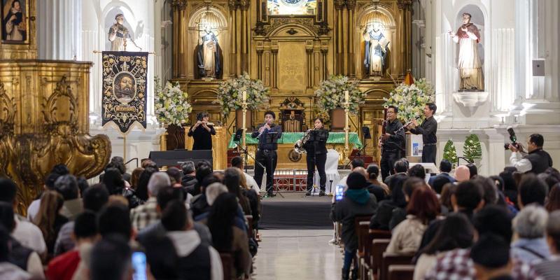 Música para rememorar la tragedia: el Quinteto Xocomil y Junior Medina en Santo Domingo. 