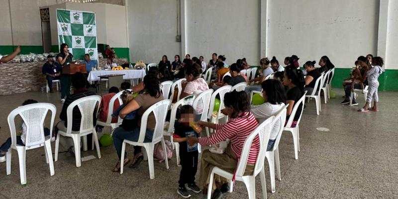 Un club que alimenta conocimiento y esperanza para las familias