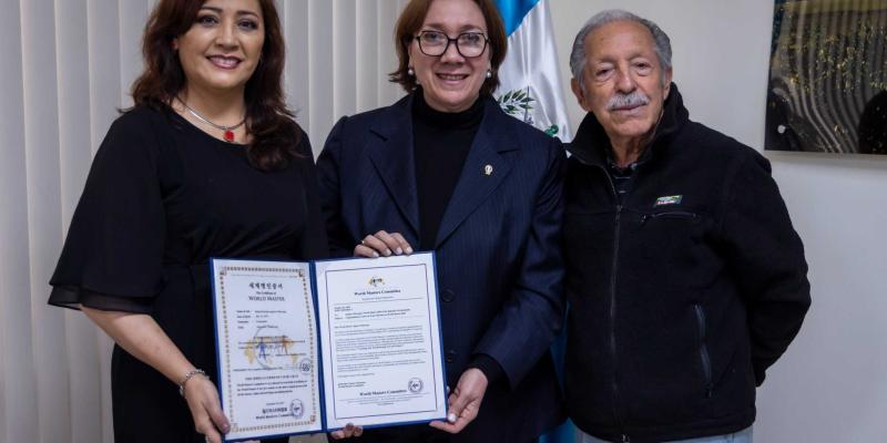 De Esquipulas a Corea: Dania Aguirre recibe distinción mundial en artes visuales