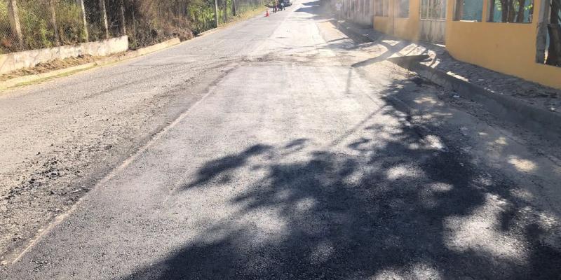 Reparan la carretera que conecta San Raymundo con el Carrizal 