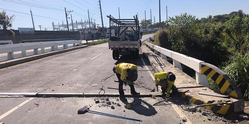 Mantenimiento de puente mejora la conexión en la CA-2 occidente