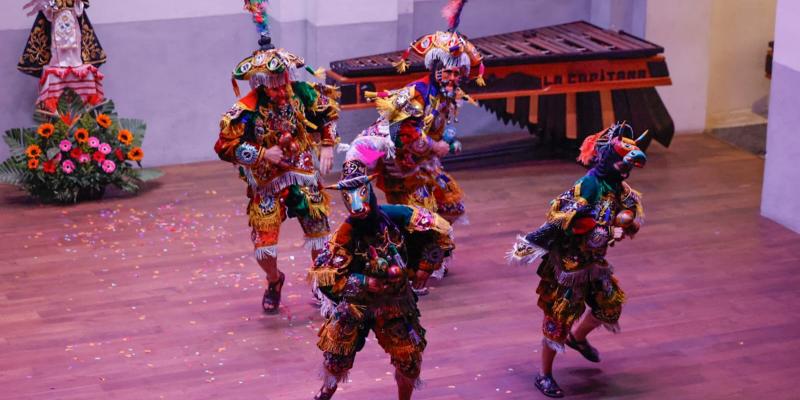 El Ballet Moderno y Folklórico de Guatemala danzó en Mixco en honor a la Rab’in Ajaw. 