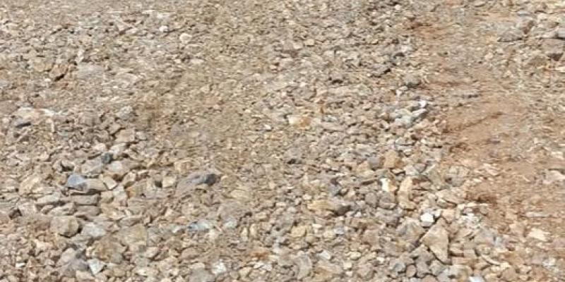 Colocan nueva capa de balasto entre Olopa y Carboneras