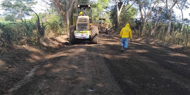 Avanzan trabajos en la ruta RD-REU-03-02 en beneficio de población retalteca