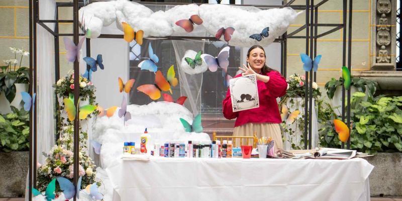 Cecilia Pérez preparó el “Taller de Collage” que convirtió el Palacio Nacional en un espacio de sanación