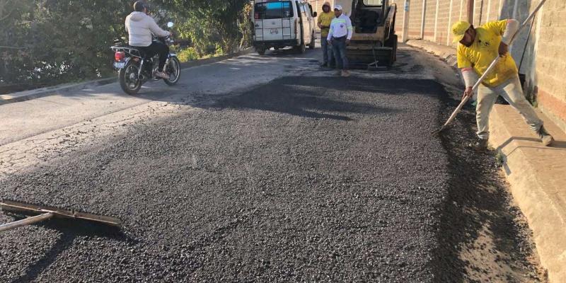 Avanzan los trabajos de bacheo en la ruta San Raymundo – El Carrizal